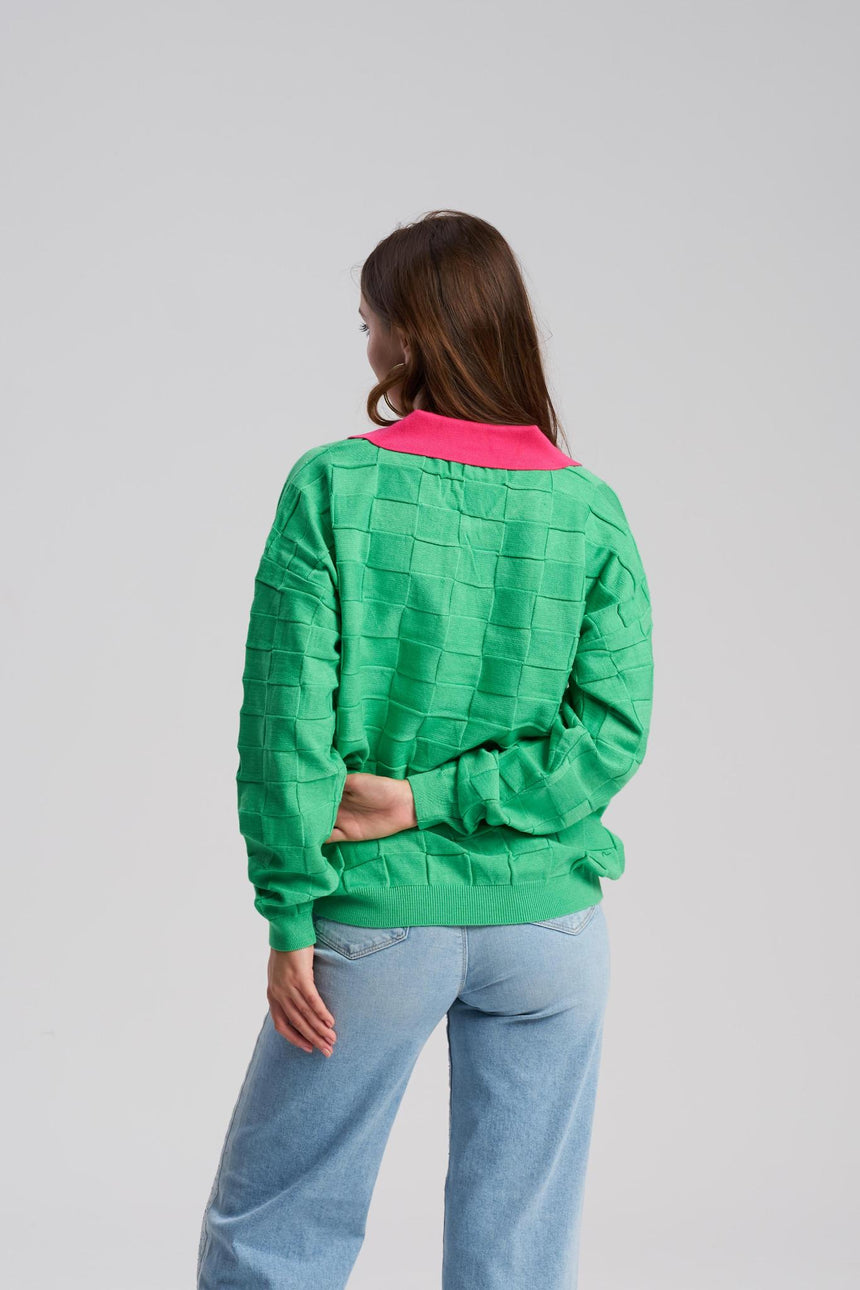 Green oversized knit sweater with contrast collar