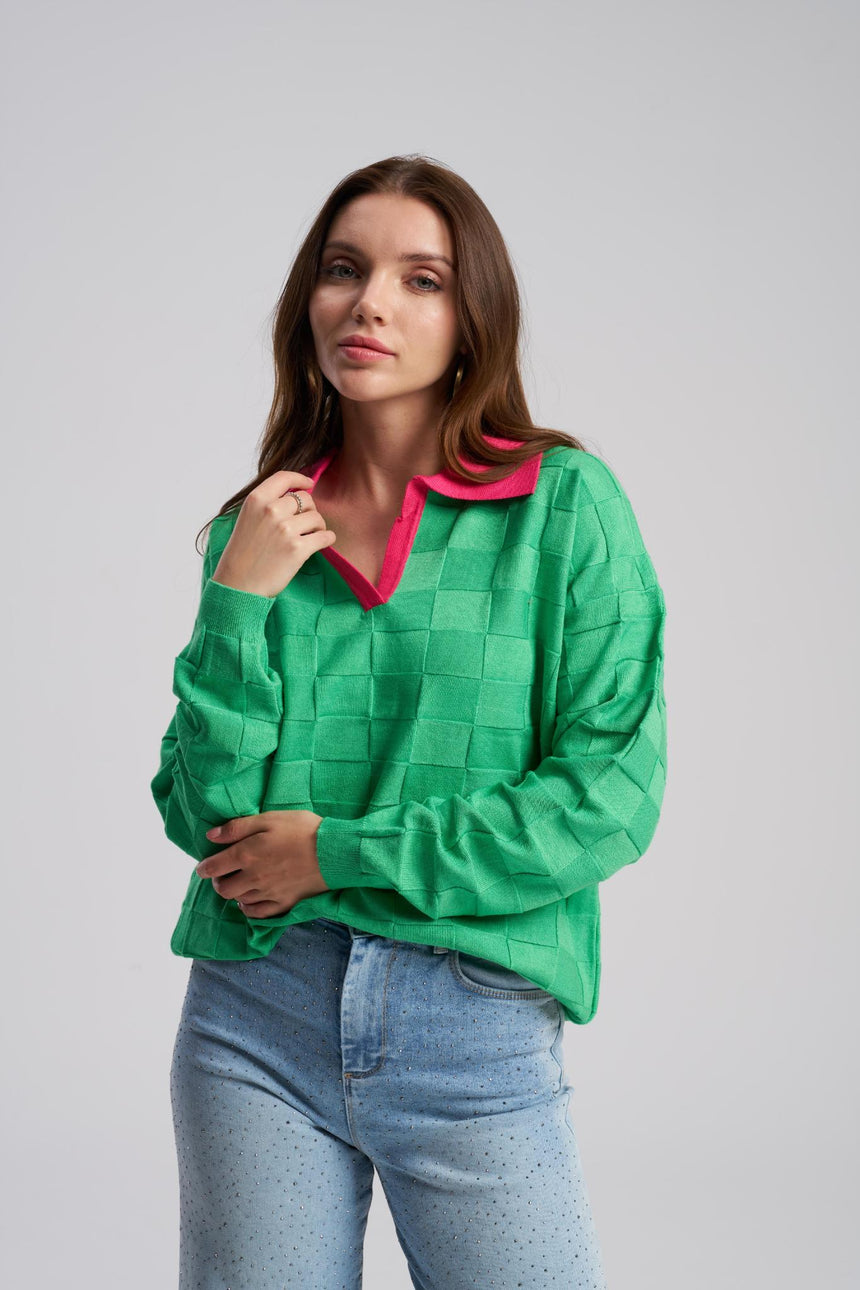 Green oversized knit sweater with contrast collar
