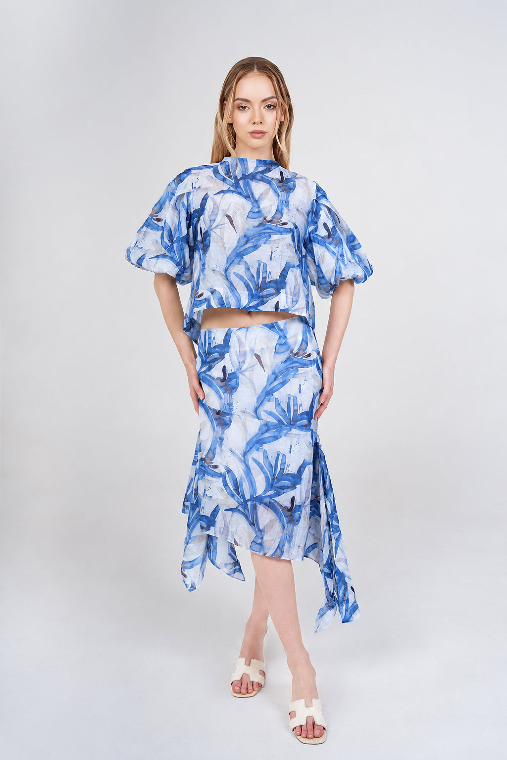 Iris Puff-Sleeve Set, Blue White, front view