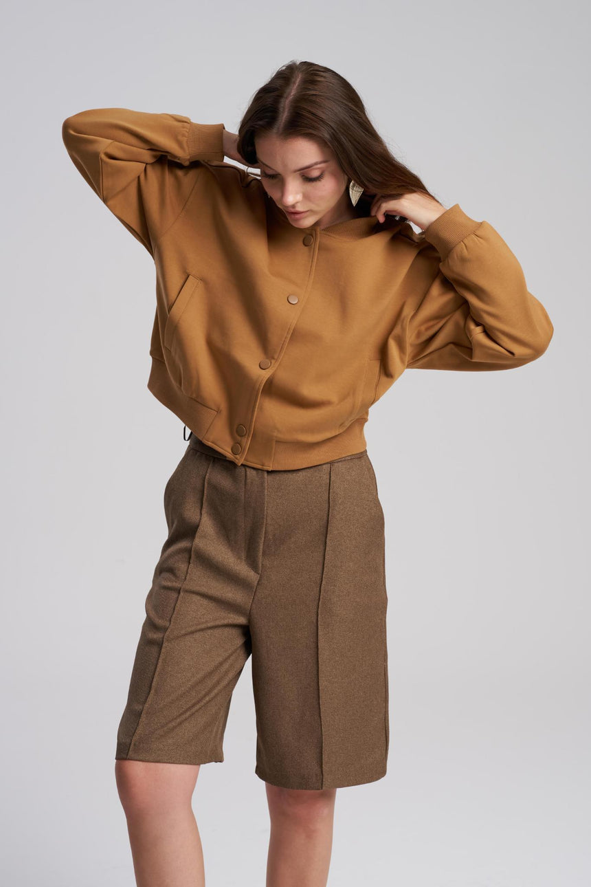 Stretch fabric bomber jacket – casual outfit styling