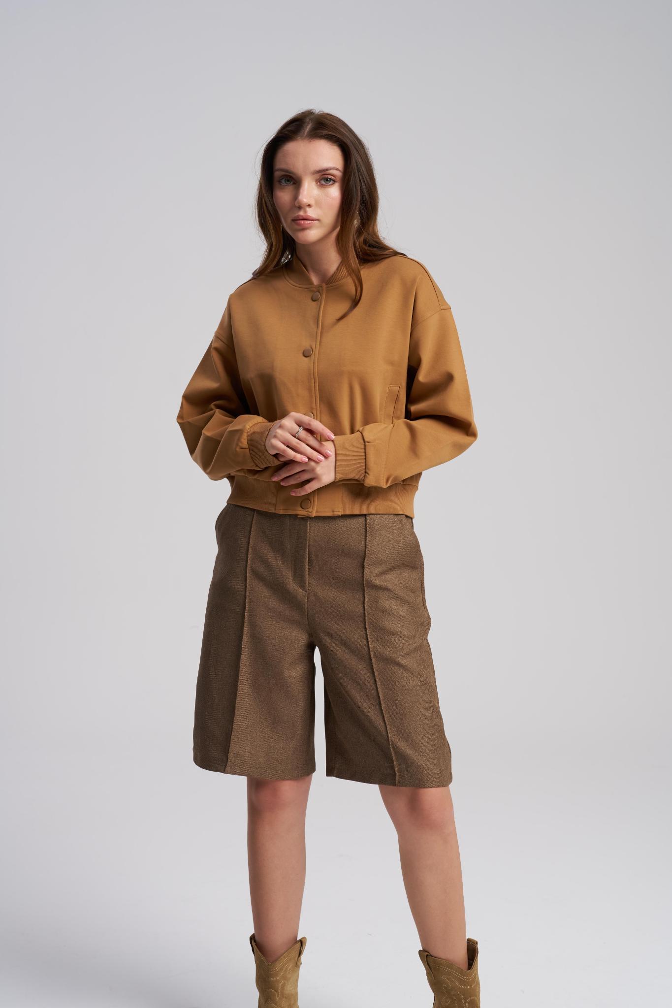 Stretch fabric bomber jacket – casual outfit styling