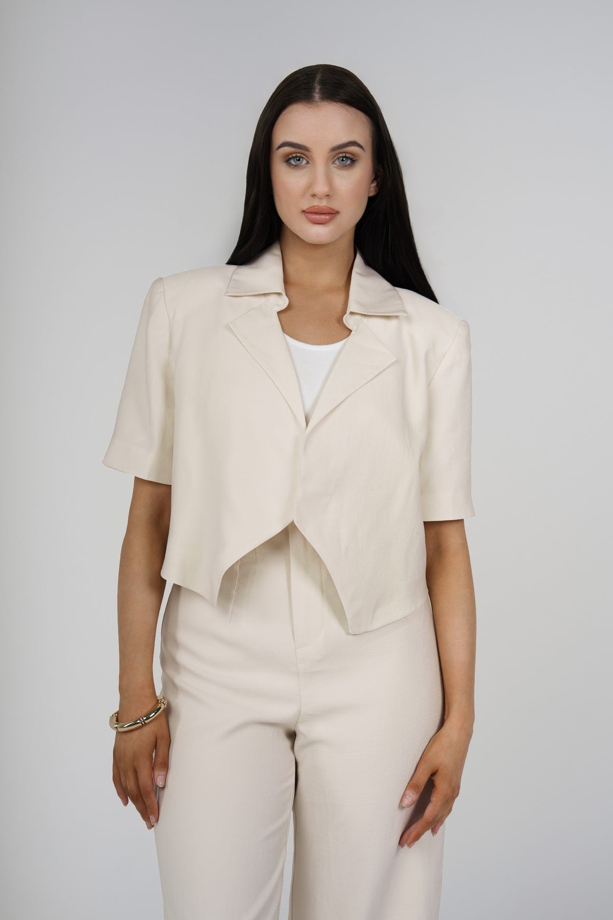 Quinn Tailored Trouser Set, Cream, front detail
